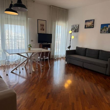 Guest Corso Italia Apartment Бари Екстериор снимка