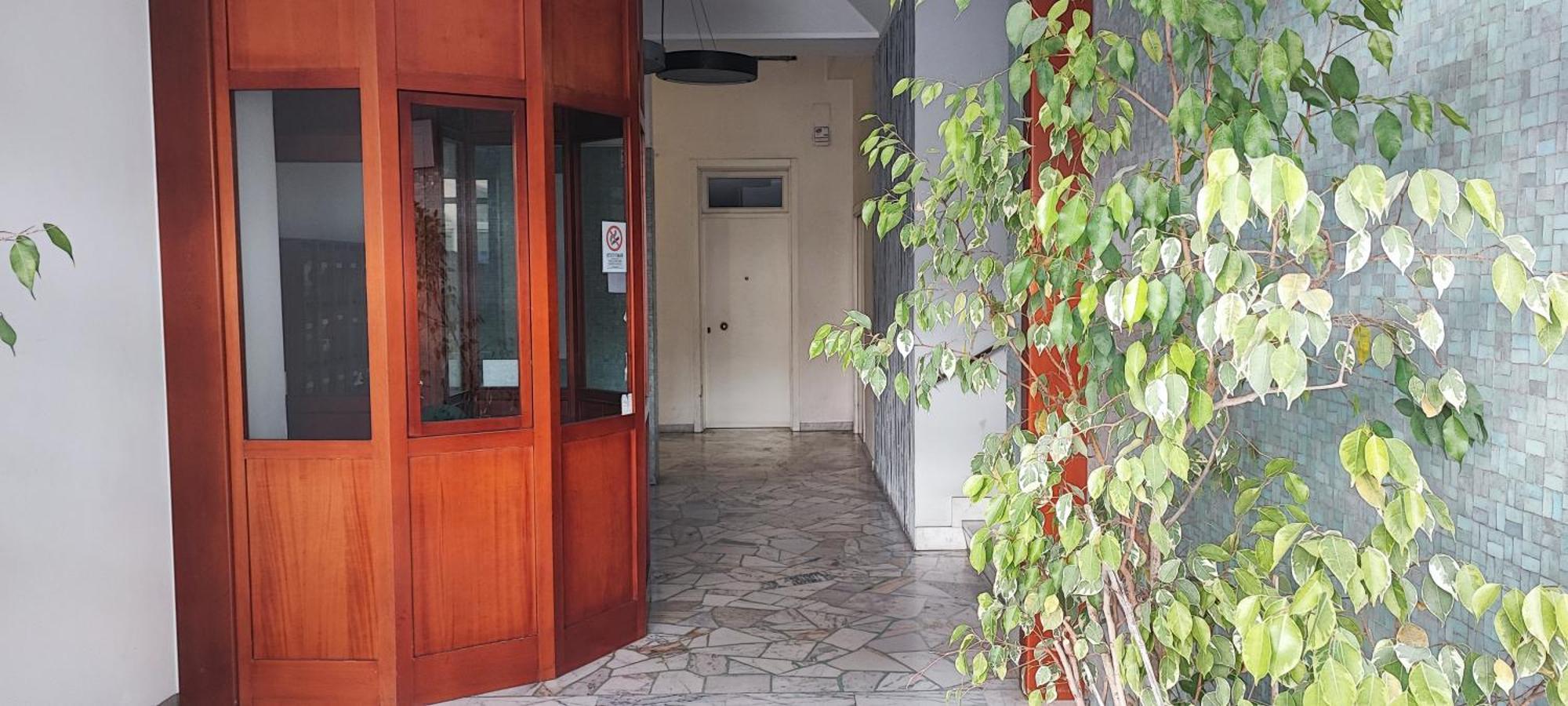 Guest Corso Italia Apartment Бари Екстериор снимка